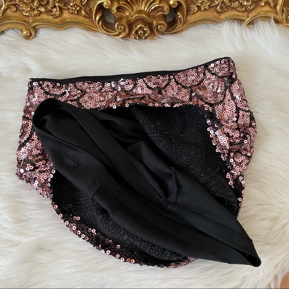 Lily Rose Sequin Scalloped Design Mini Skirt - Picture 5 of 6